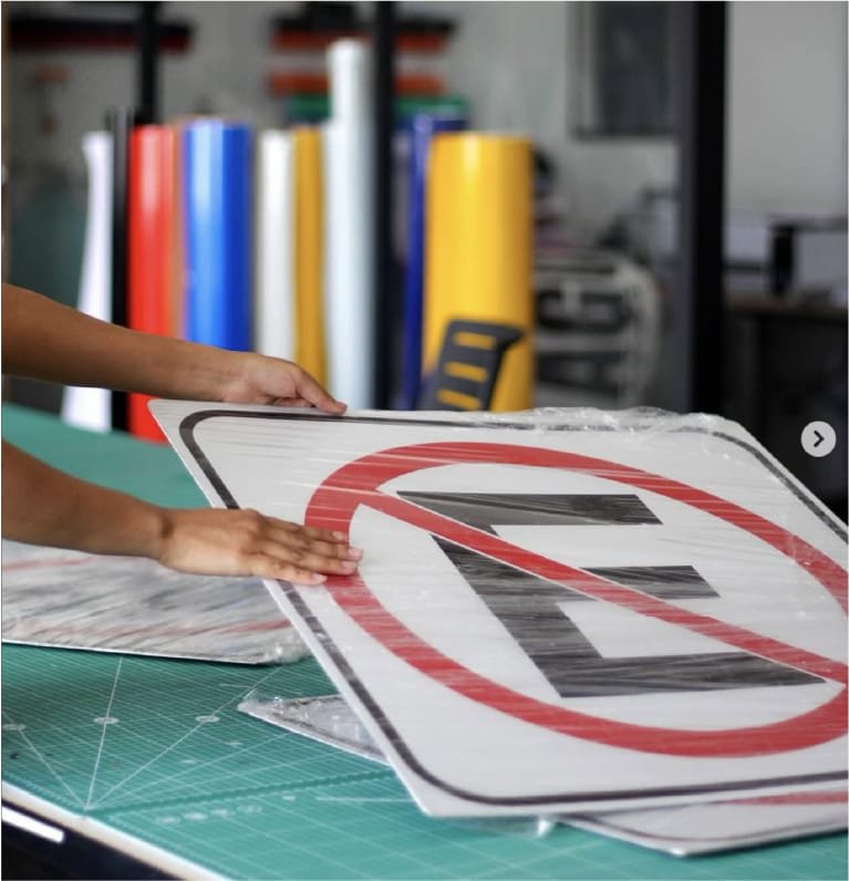 señalamiento en lamina