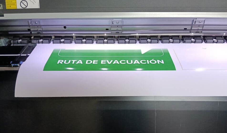 tipos de señales de evacuacion